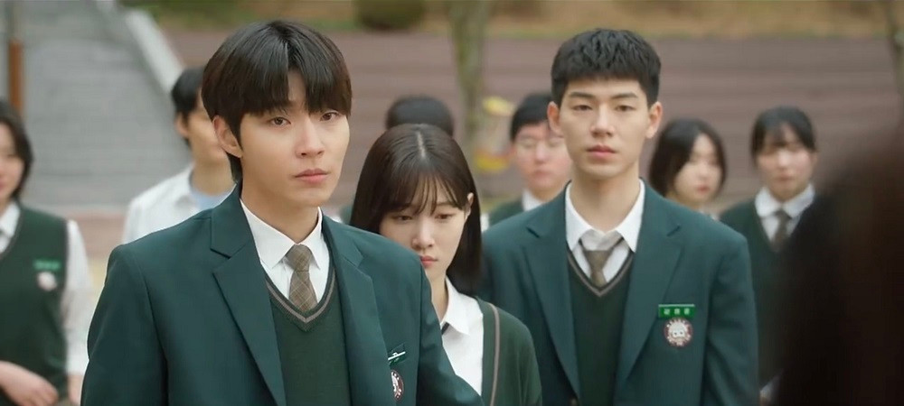 Sanha và Hae Joon lại đến giải vây giúp Joo Won. Sanha và Hae Joon lại đến giải vây giúp Joo Won.