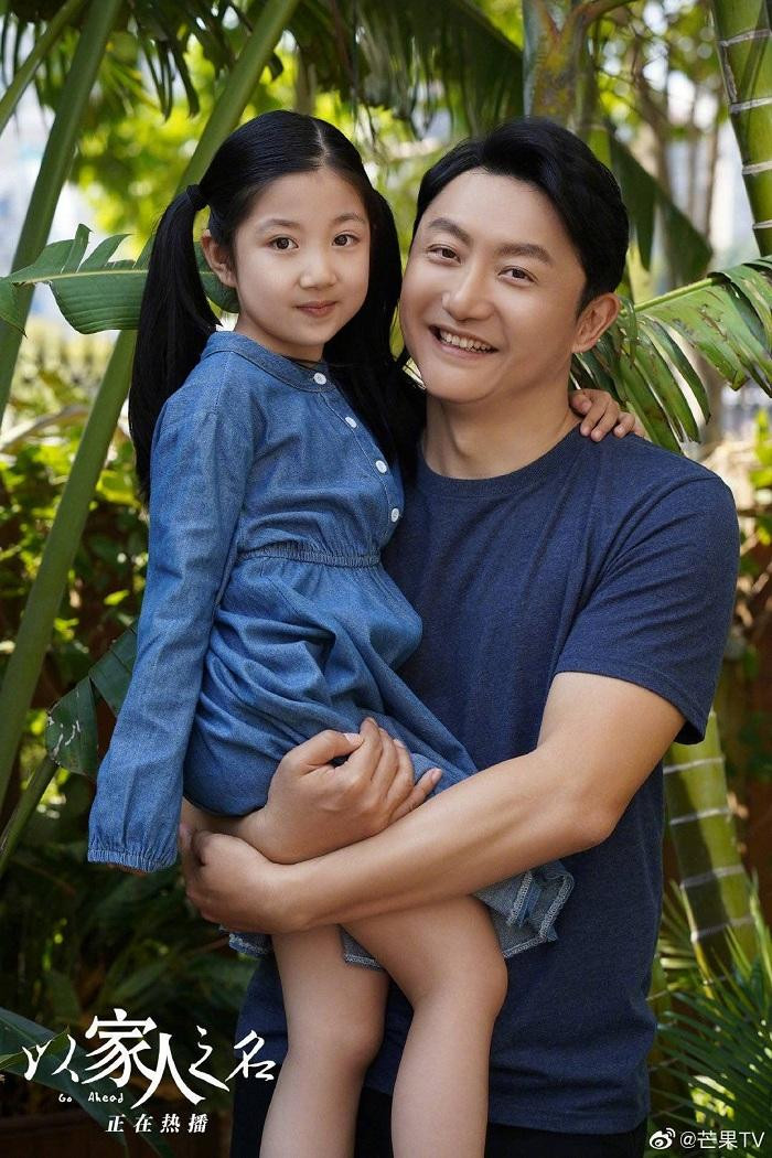 Bố mẹ thường ngày giục tôi học nhưng nay lại xót con. (Minh họa: Phim &quot;Lấy Danh Nghĩa Người Nhà&quot;)