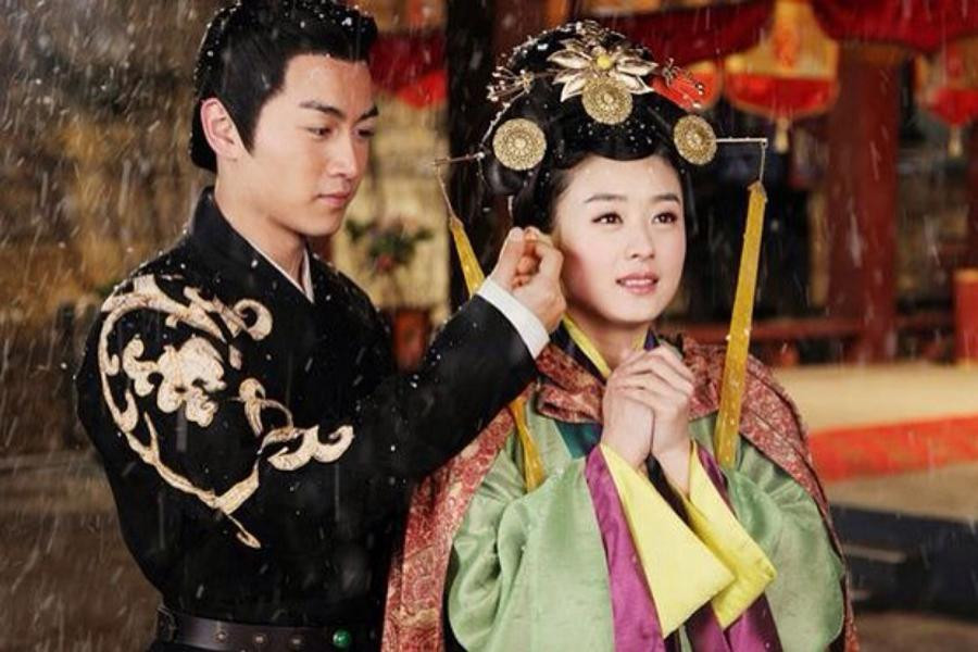 Cả hai từng vướng nghi án phim giả tình thật. Cả hai từng vướng nghi án phim giả tình thật.