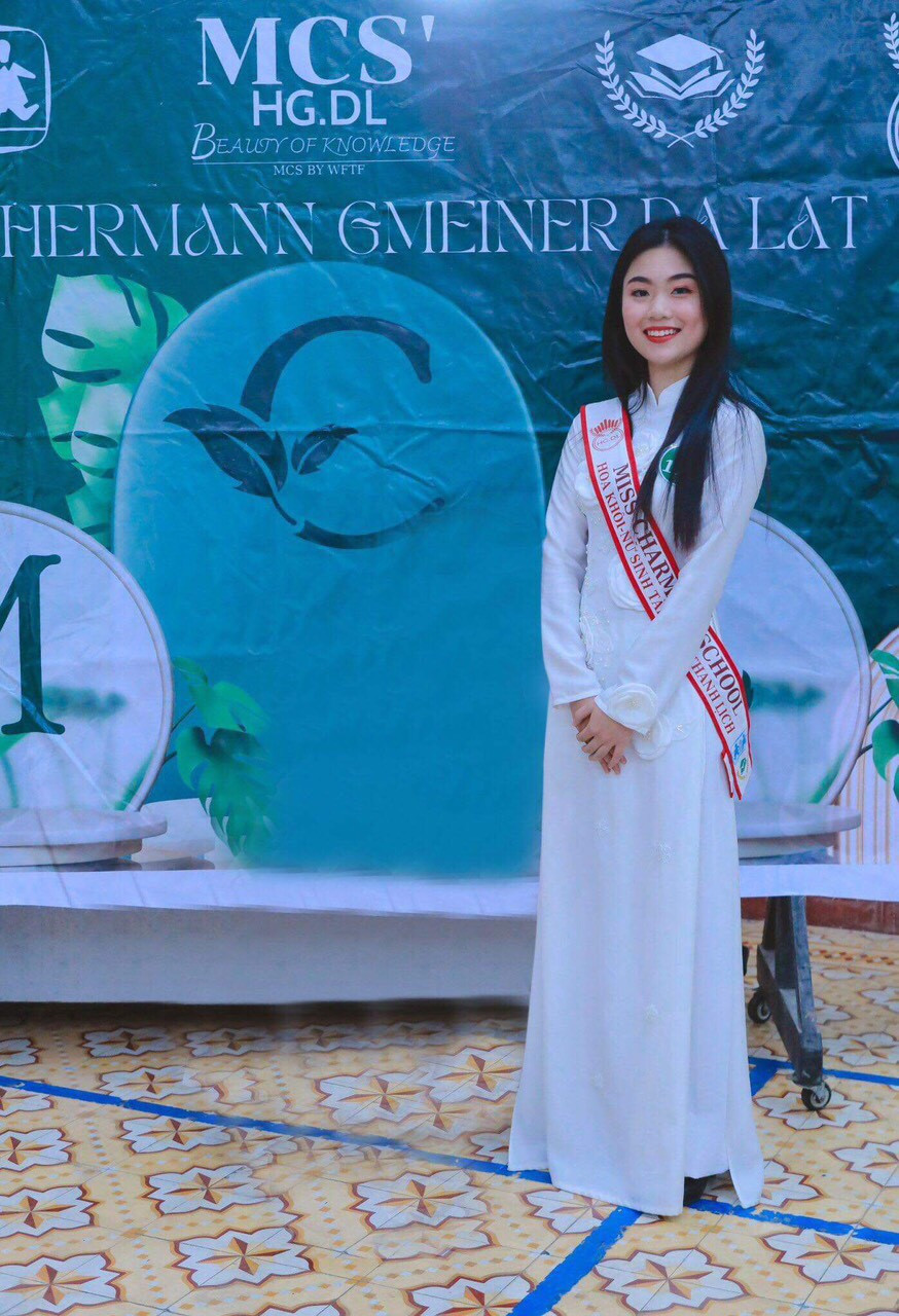 Bạn Phương Linh (Hoa Khôi MCS23). Bạn Phương Linh (Hoa Khôi MCS23).