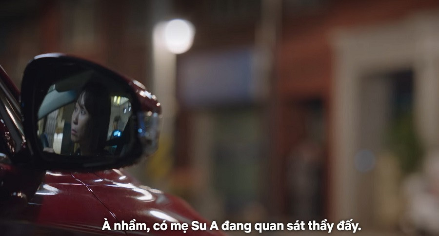 Choi Chi Yeol đến nhà dạy kèm Hae E nhưng không biết đang bị mẹ con Su A bám đuôi.