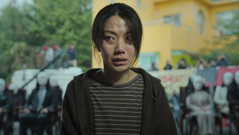 Park Jung Ja bị sứ giả địa ngục trừng phạt, như cuối mùa 1 đã hồi sinh. Park Jung Ja bị sứ giả địa ngục trừng phạt, như cuối mùa 1 đã hồi sinh.