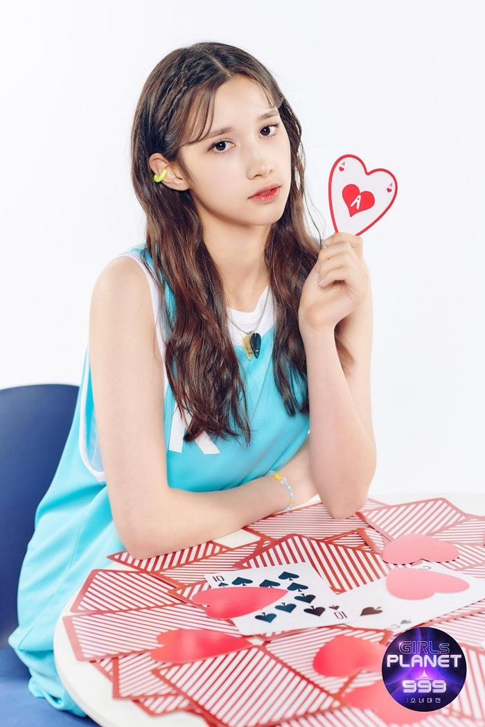 Huening Bahiyyih không được các huấn luyện viên chọn vào Top 9.