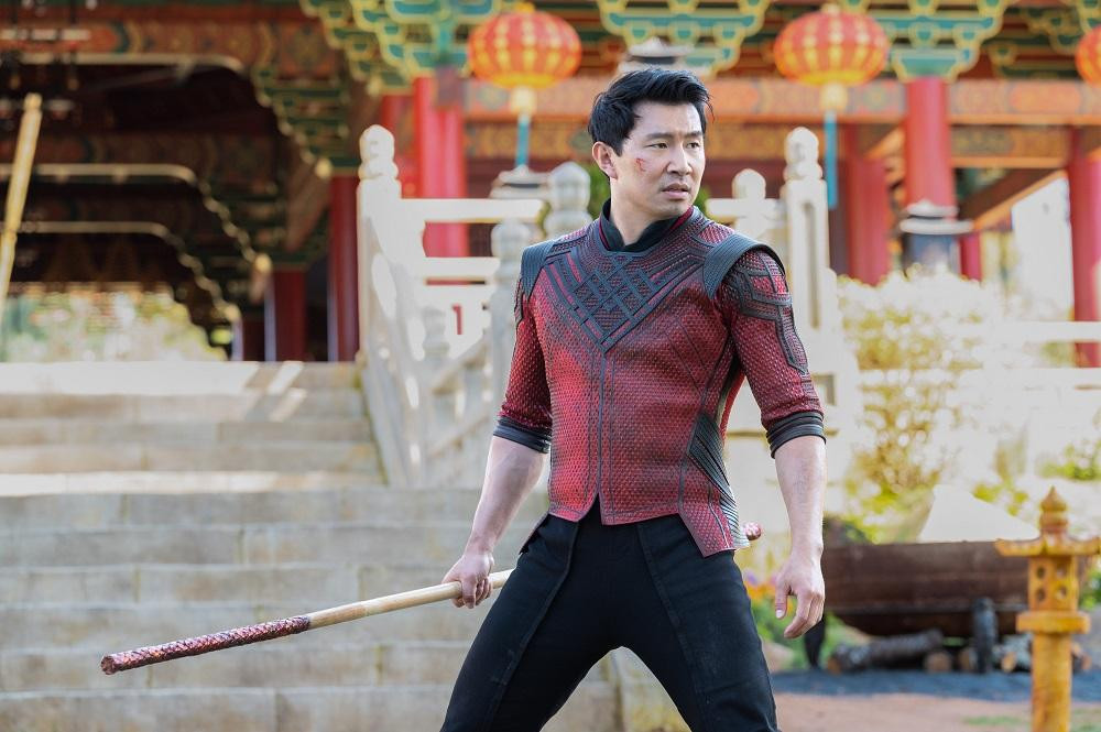 Simu Liu trong vai Shang-Chi.