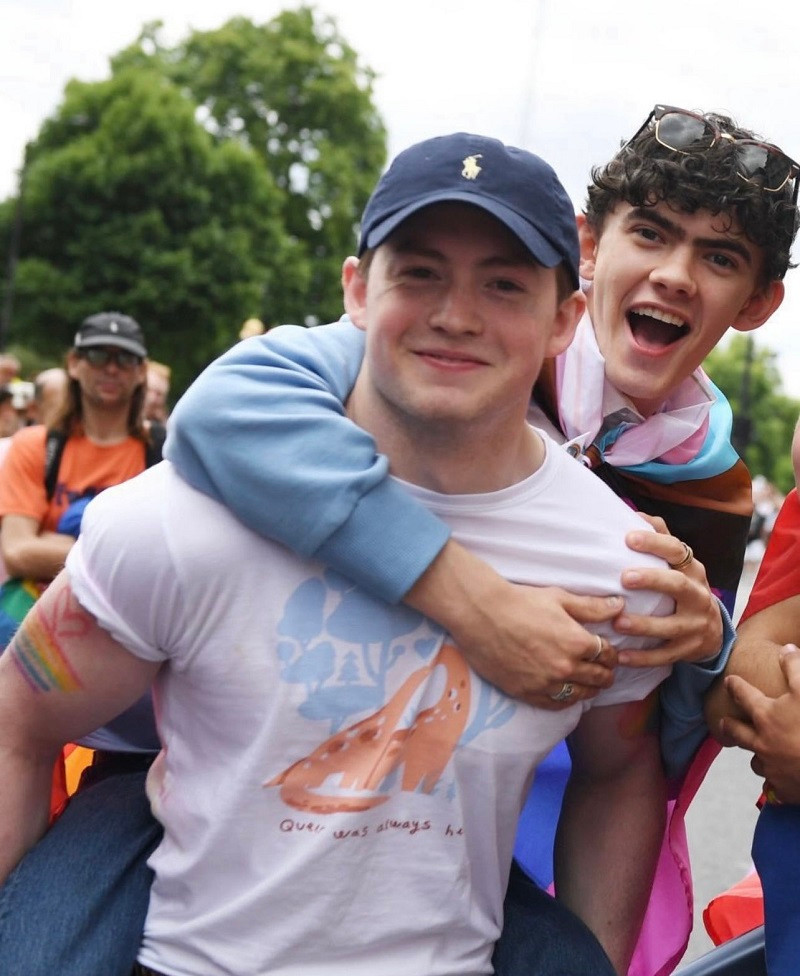 Kit Connor và Joe Locke cùng đóng trong Heartstopper. Kit Connor và Joe Locke cùng đóng trong Heartstopper.