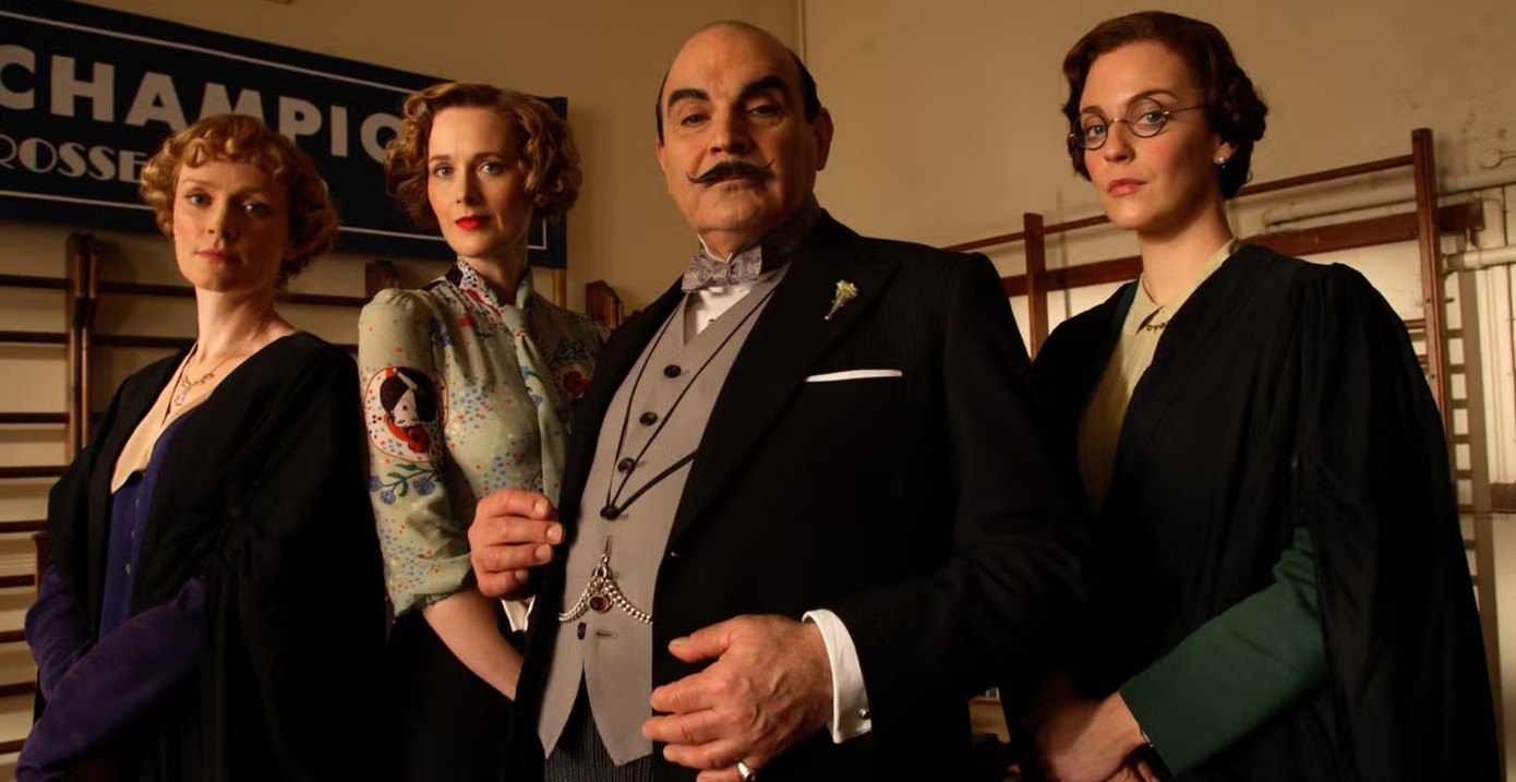 Thám tử Hercule Poirot và các cô giáo trường nữ sinh Meadowbank. Thám tử Hercule Poirot và các cô giáo trường nữ sinh Meadowbank.