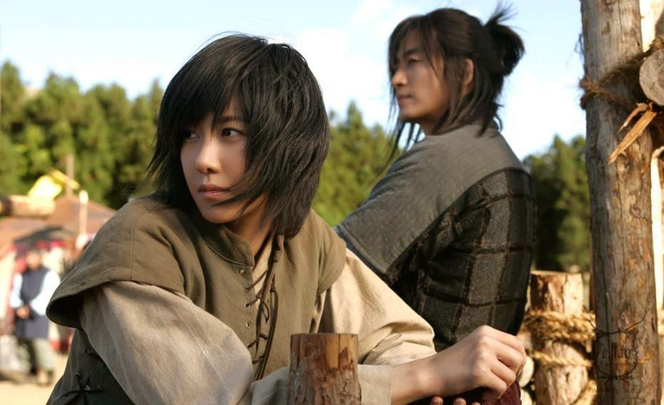 Là cô gái gần như vô danh, nhưng Lee Ji Ah được diễn cùng Bae Yong Joon. Là cô gái gần như vô danh, nhưng Lee Ji Ah được diễn cùng Bae Yong Joon.