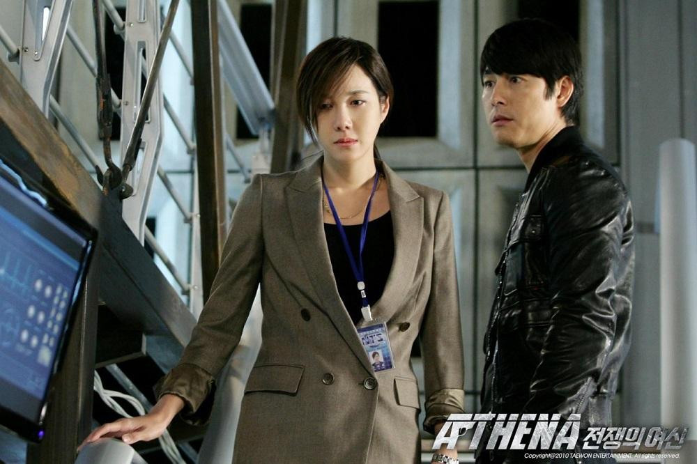 Lee Ji Ah và Jung Woo Sung "phim giả tình thật" sau Athena. Lee Ji Ah và Jung Woo Sung "phim giả tình thật" sau Athena.