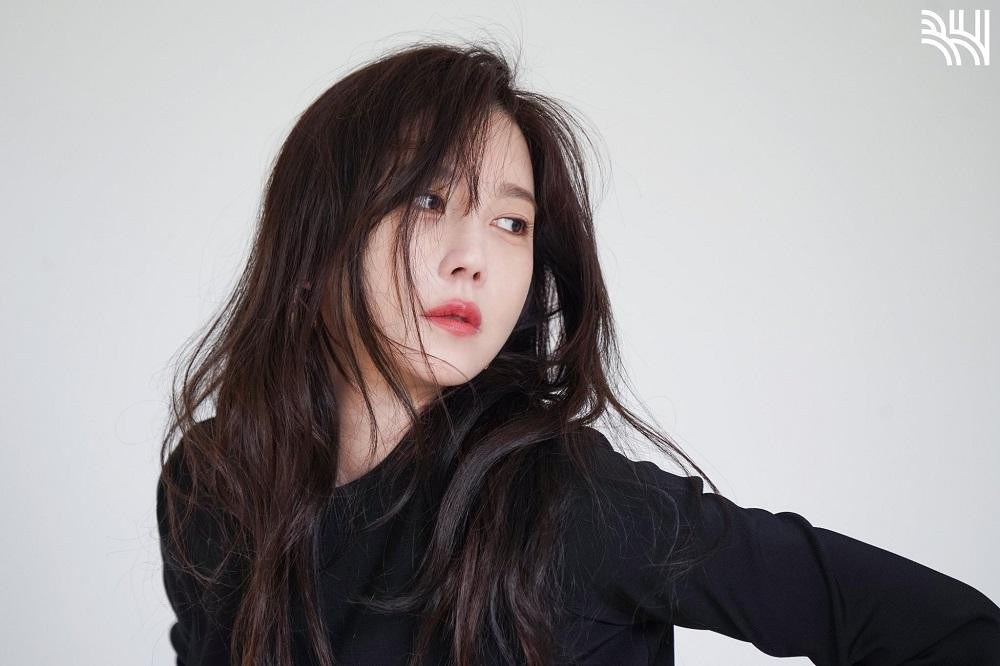 Khán giả Hàn gọi Lee Ji Ah là "người đẹp nói dối". Khán giả Hàn gọi Lee Ji Ah là "người đẹp nói dối".