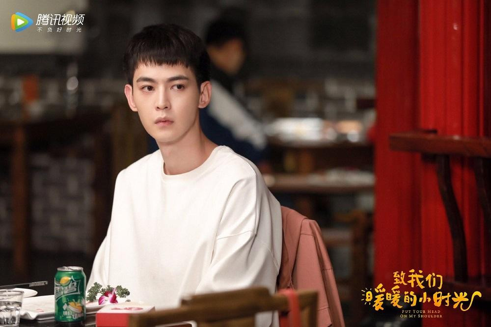 Sau này, cậu nói với bạn thân là thích tôi, muốn tôi và cậu làm lành. (Minh họa: Phim Gửi thời thanh xuân ấm áp của chúng ta) Sau này, cậu nói với bạn thân là thích tôi, muốn tôi và cậu làm lành. (Minh họa: Phim Gửi thời thanh xuân ấm áp của chúng ta)