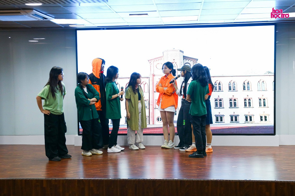 Đội N.O.N và Cam với sự kết hợp giữa kịch và nhảy cực chất. Đội N.O.N và Cam với sự kết hợp giữa kịch và nhảy cực chất.