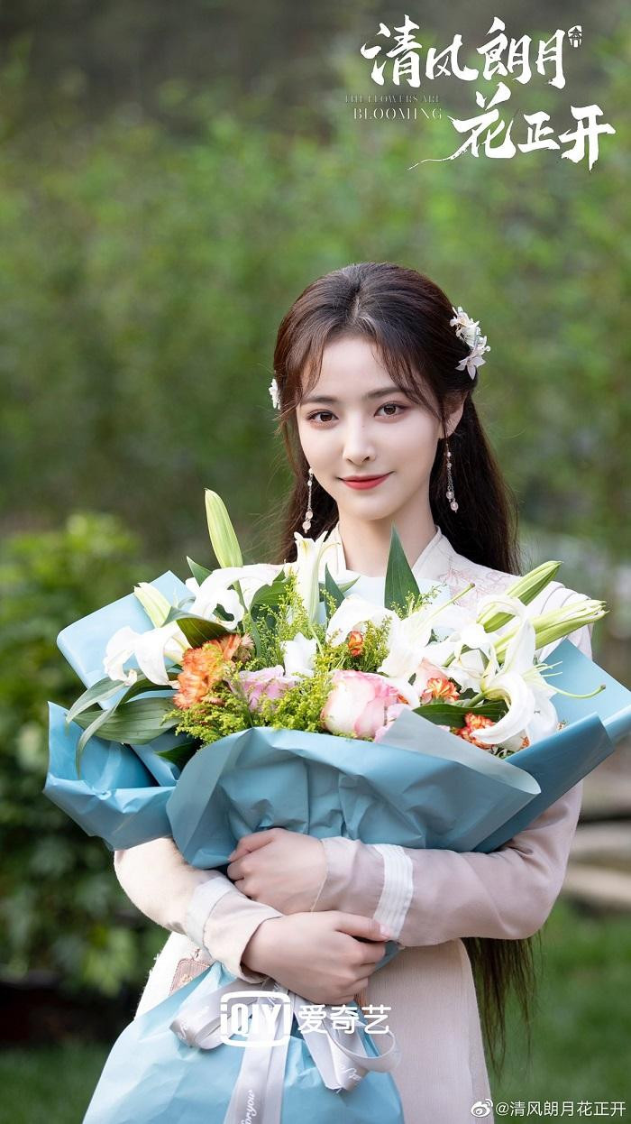 Điều đáng tiếc là Hứa Giai Kỳ xinh đẹp như vậy... Điều đáng tiếc là Hứa Giai Kỳ xinh đẹp như vậy...