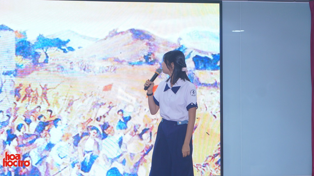 Đội Queen Of Fire truyền tải thông điệp về thủ lĩnh toàn năng qua hành trình ở thế giới văn chương.