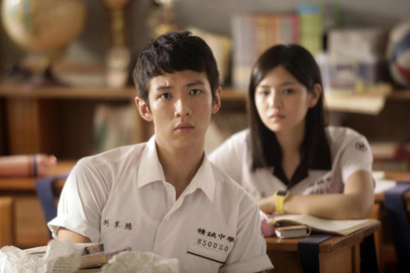 Mùa Hè năm trước, tôi chỉ là cậu trai ích kỷ trong tình yêu. Mùa Hè năm trước, tôi chỉ là cậu trai ích kỷ trong tình yêu.