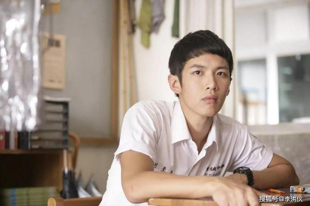 Lạ là tôi thấy buồn khi Hạ về... Lạ là tôi thấy buồn khi Hạ về...