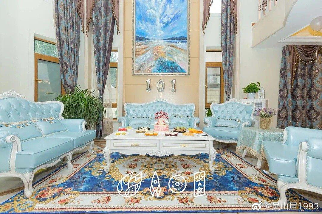 Phòng ký túc xá Rocket Girls 101 như cung điện nữ hoàng, công chúa. Phòng ký túc xá Rocket Girls 101 như cung điện nữ hoàng, công chúa.