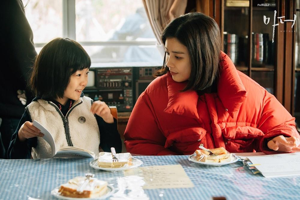 Gia đình ba người của tôi đã từng rất hạnh phúc. (Minh họa: Phim "Mother") Gia đình ba người của tôi đã từng rất hạnh phúc. (Minh họa: Phim "Mother")