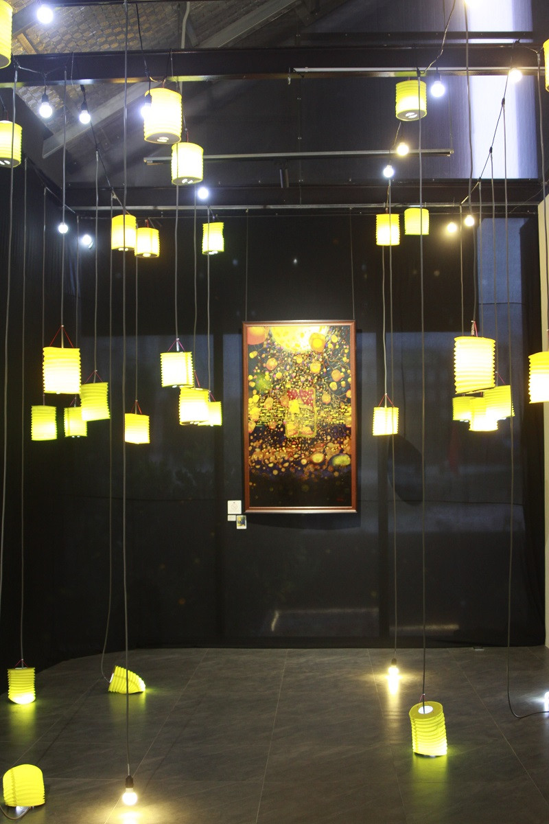 Bức tranh chủ đề LIGHT - Một bầy cá nhỏ.