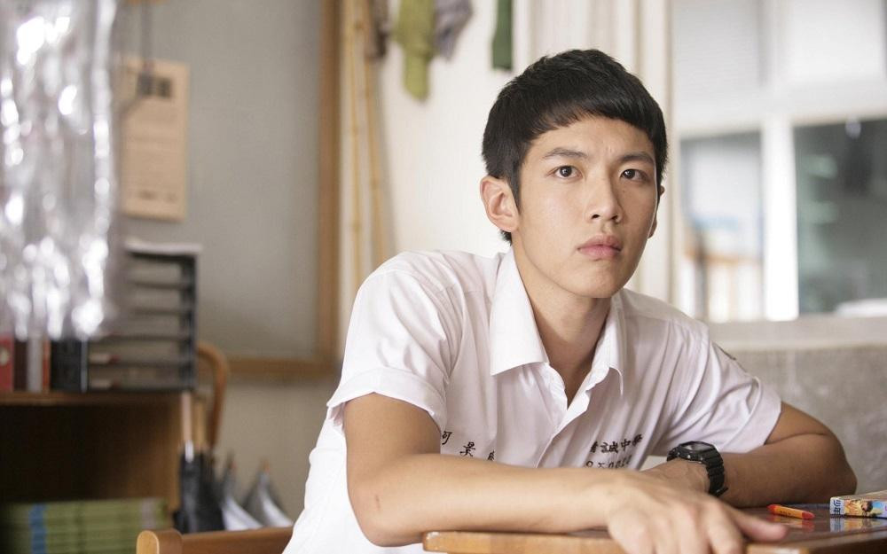 Tôi luôn bảo yêu L. bằng cái tủ quần áo, một cái tủ quần áo lớn gấp ba lần tôi. (Minh họa: Phim Cô gái năm ấy chúng ta cùng theo đuổi)