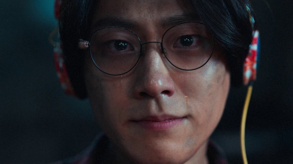 Lee Eun Hyuk được cho là đã chết cuối phần 1.