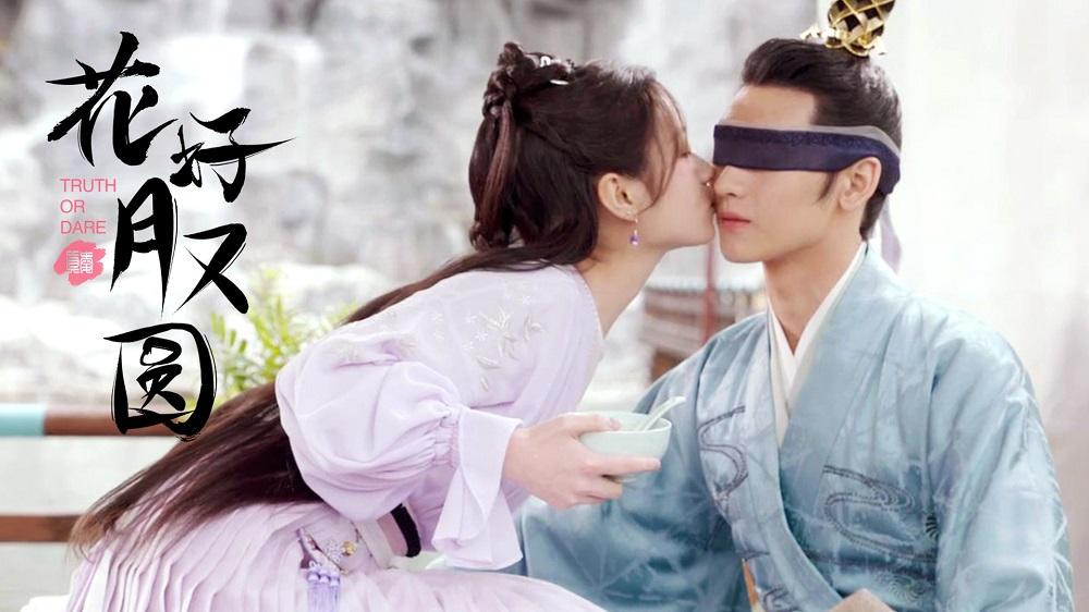 "Hoa Nở Trăng Vừa Tròn" có nhiều đổi mới so với bản gốc. "Hoa Nở Trăng Vừa Tròn" có nhiều đổi mới so với bản gốc.