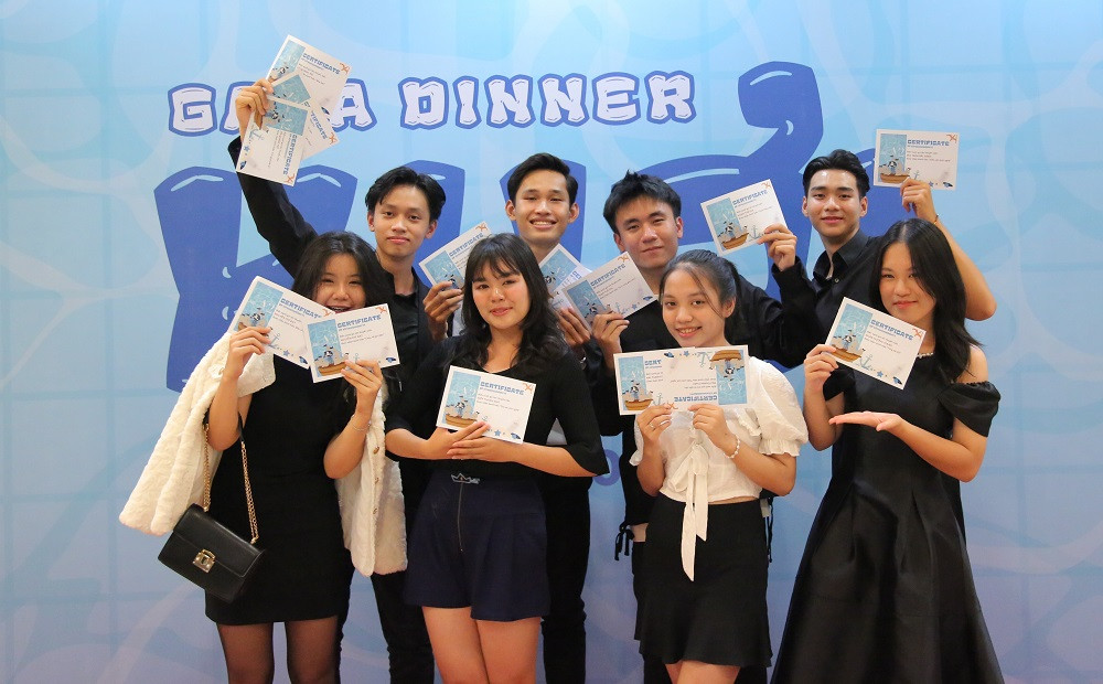 Buổi tiệc liên hoan được bố mẹ tài trợ, chi hơn 88 triệu đồng.