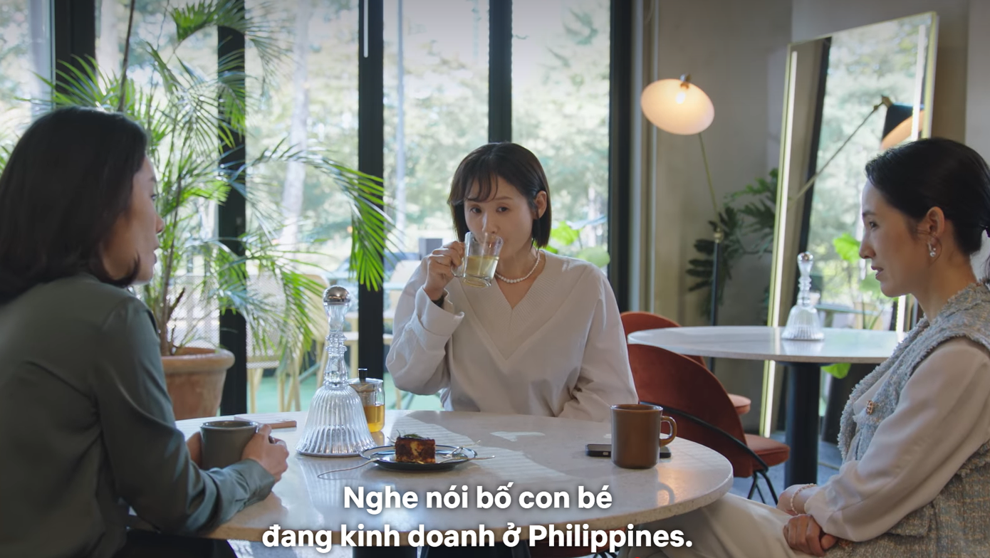 Các bậc phụ huynh không ngừng &quot;soi&quot; thành tích học tập của Hae E.