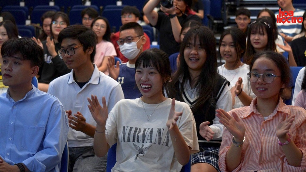 Các bạn hào hứng trước những chia sẻ của TikToker Happy Hidari. Các bạn hào hứng trước những chia sẻ của TikToker Happy Hidari.