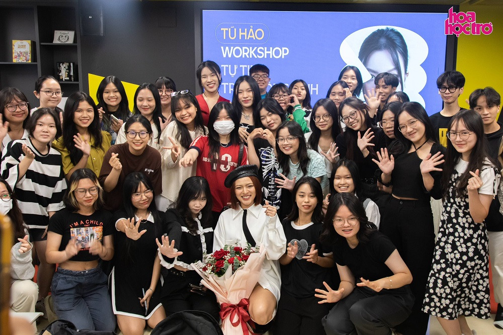 Các thí sinh The TrendZ tham gia buổi Huấn luyện cùng Quán quân The Face Tú Hảo.