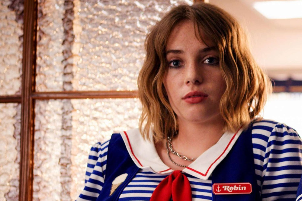 Maya Hawke đảm nhận vai Robin.