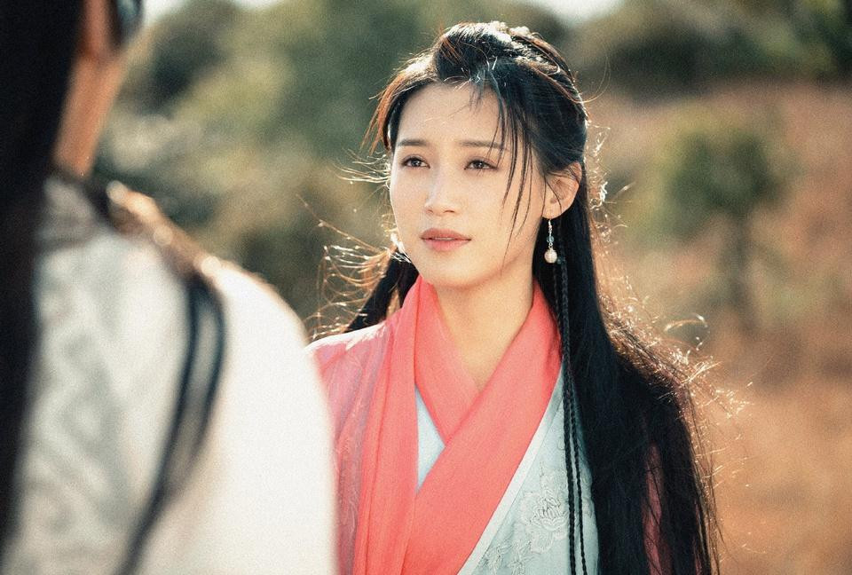 A Châu của Tô Thanh thông minh nhưng hơi sắc bén quá. A Châu của Tô Thanh thông minh nhưng hơi sắc bén quá.