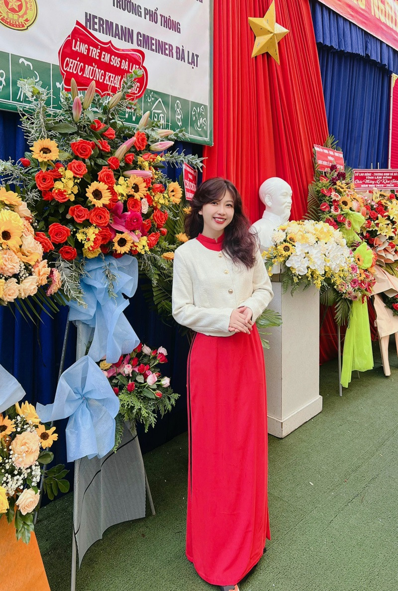 Cô Thu Thủy. Cô Thu Thủy.