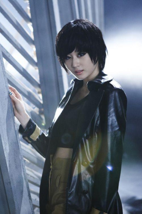 JiYeon trong MV "Cry Cry". JiYeon trong MV "Cry Cry".