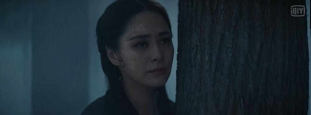 Độc chú hàn băng phát tán có dấu hiệu hoa tuyết như xăm trên mặt khá xinh. Độc chú hàn băng phát tán có dấu hiệu hoa tuyết như xăm trên mặt khá xinh.