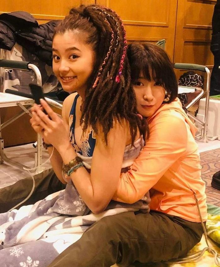 Cả hai đảm nhận vai Kuina (trái) và Usagi (phải) trong phim.