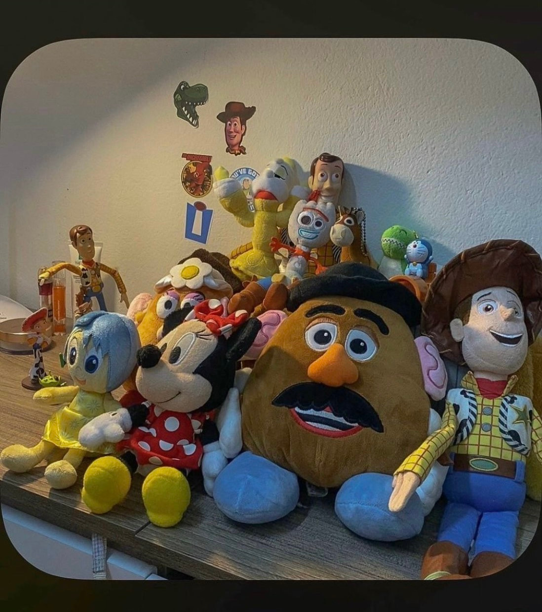 Các em bé đồ chơi nhồi bông 2hand Toy Story của Dino.