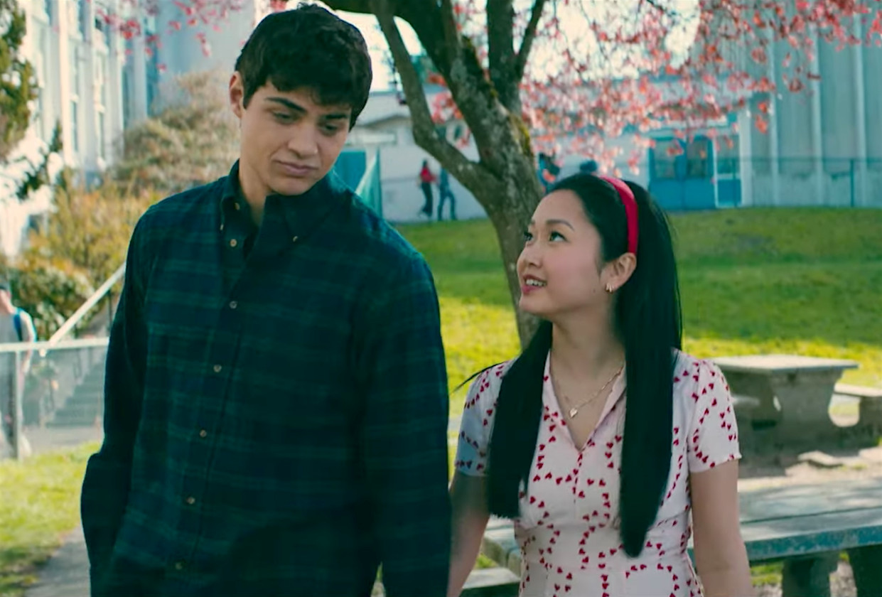 Peter Kavinsky và Lara Jean. Peter Kavinsky và Lara Jean.