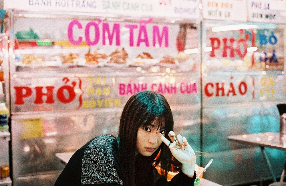 Hirose Suzu chụp ảnh ở Việt Nam. Hirose Suzu chụp ảnh ở Việt Nam.