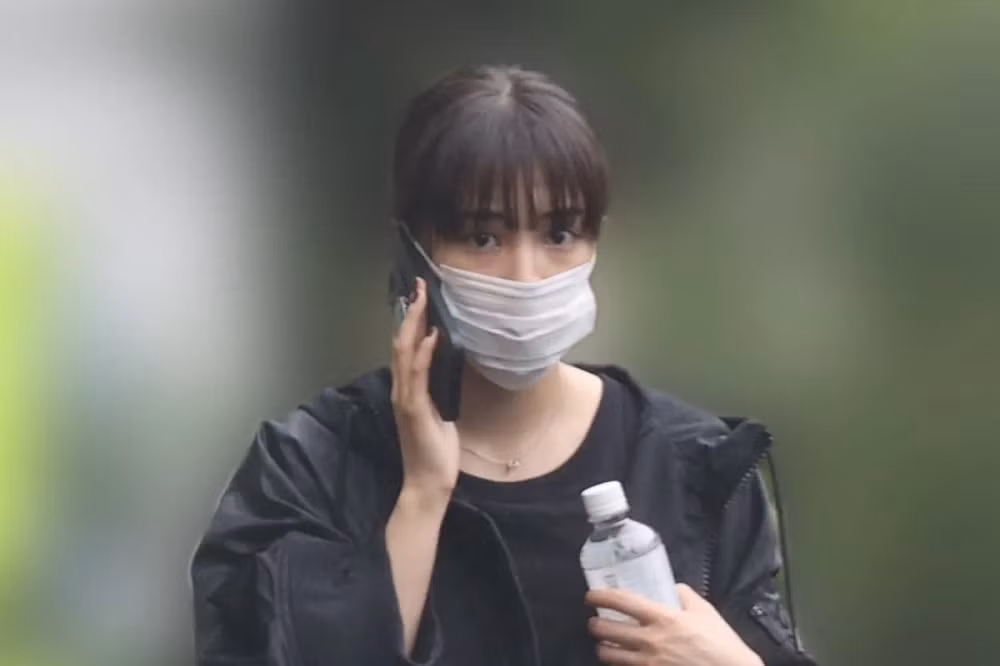 Hirose Suzu được bắt gặp ở khu chung cư cao cấp tại Tokyo.