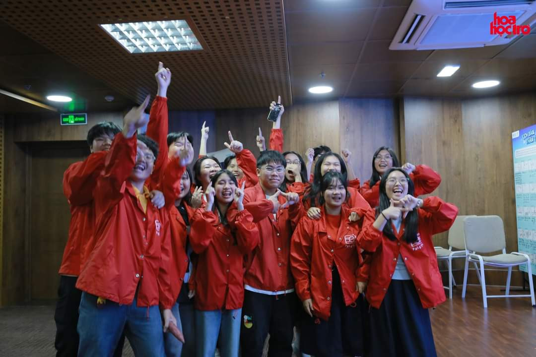 Á quân thuộc về đội Khoai Mật Làm Phim với sự hướng dẫn từ mentor Minh Phương.