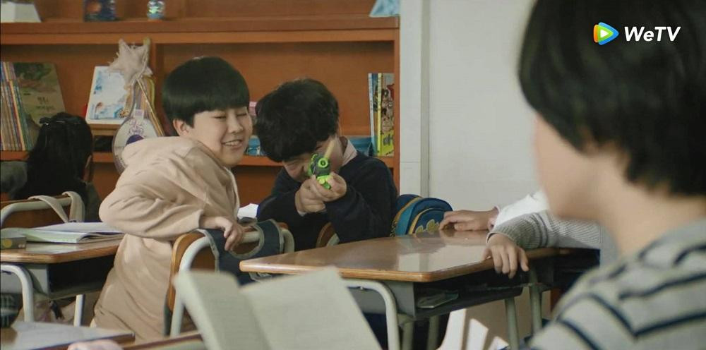 Liền bị bạn bè bắt nạt... Liền bị bạn bè bắt nạt...