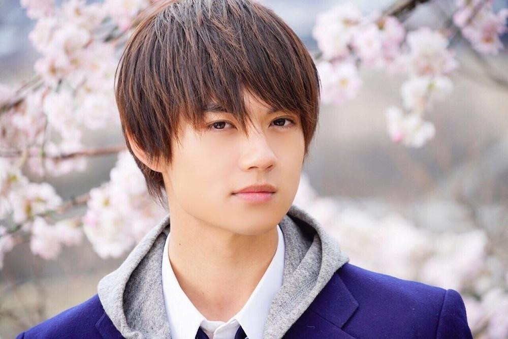 Mùa Hè là mùa tình đầu của tôi, bởi năm ấy tôi lỡ sa vào ánh mắt cậu. (Minh họa: Phim Chỉ mình tôi 17 tuổi trên thế gian này) Mùa Hè là mùa tình đầu của tôi, bởi năm ấy tôi lỡ sa vào ánh mắt cậu. (Minh họa: Phim Chỉ mình tôi 17 tuổi trên thế gian này)