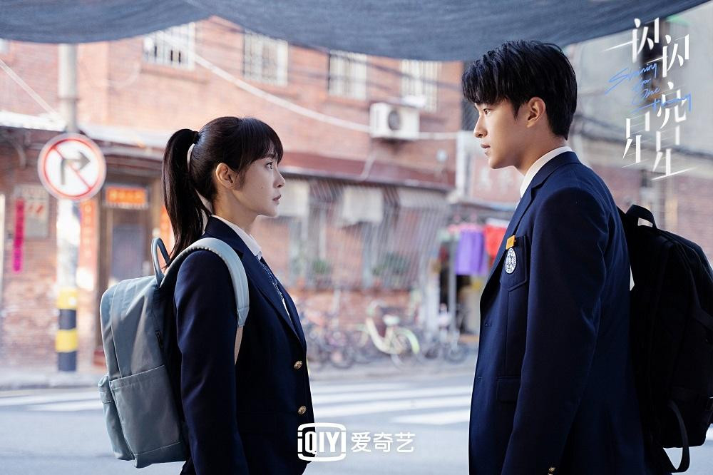 Mùa Hè trông rõ từng đứa chúng tôi cắm cúi viết trong phòng thi, nhìn thấy sự quyết tâm ẩn hiện trong từng đôi mắt... (Minh họa: Phim Ngôi Sao Lấp Lánh)