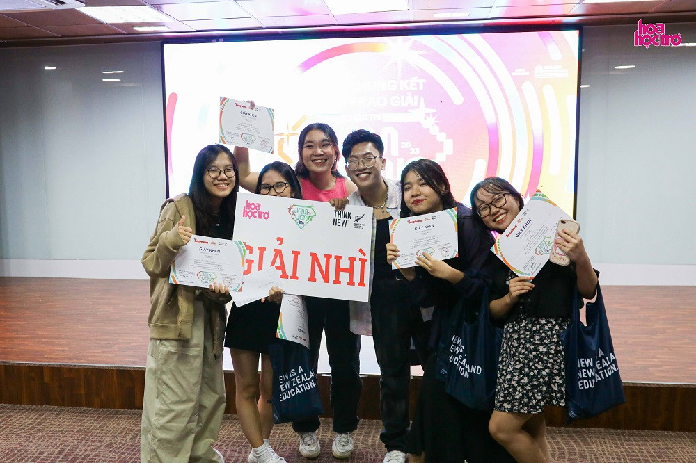 Ngôi vị Á quân thuộc về Pause với sự hướng dẫn của mentor Lê Tấn Phát. Ngôi vị Á quân thuộc về Pause với sự hướng dẫn của mentor Lê Tấn Phát.