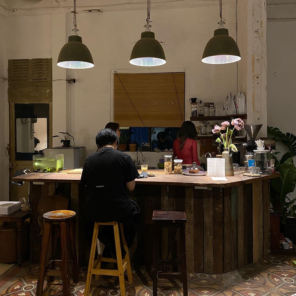 Quầy bar mở tại Things Living Room. Quầy bar mở tại Things Living Room.