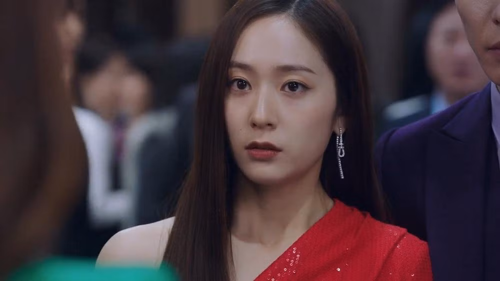 Krystal trong Crazy Love.