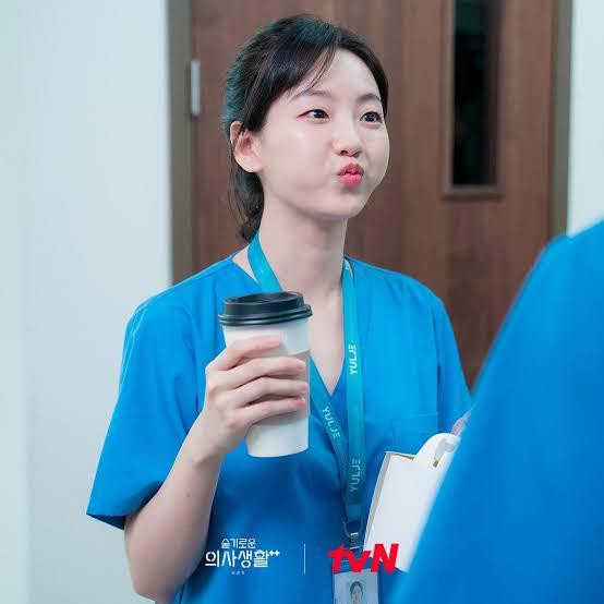 Cho Yi Hyun trong Hospital Playlist. Cho Yi Hyun trong Hospital Playlist.