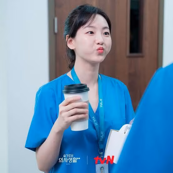 Cho Yi Hyun trong Hospital Playlist.