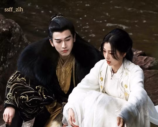 Trương Lăng Hách và Ngu Thư Hân trên phim trường Vân Chi Vũ.