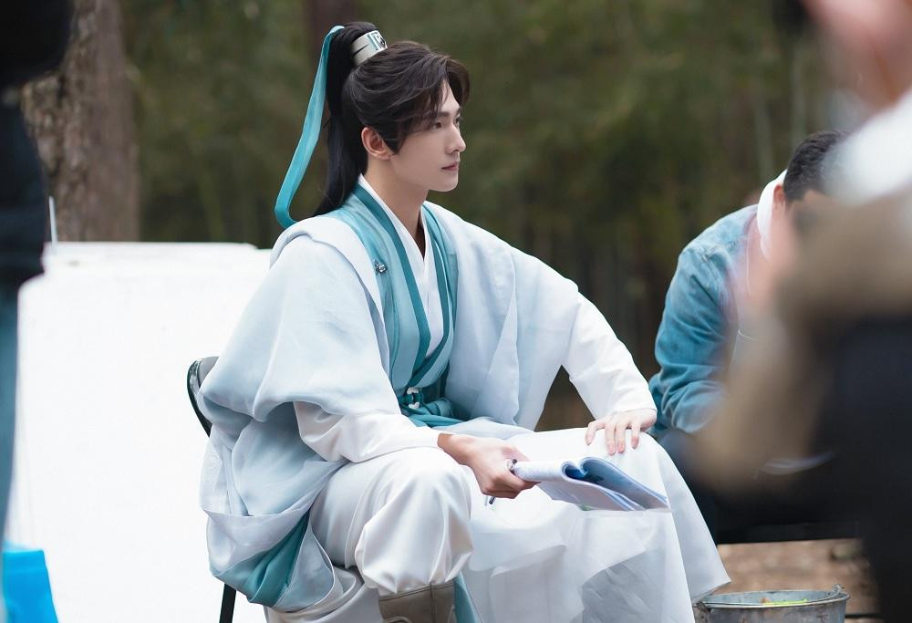 Dù là trang phục sáng màu... Dù là trang phục sáng màu...